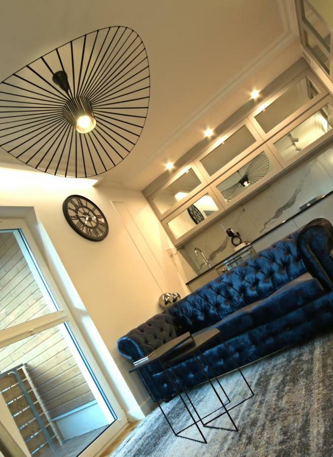 Apartment Blue Velvet Premium *