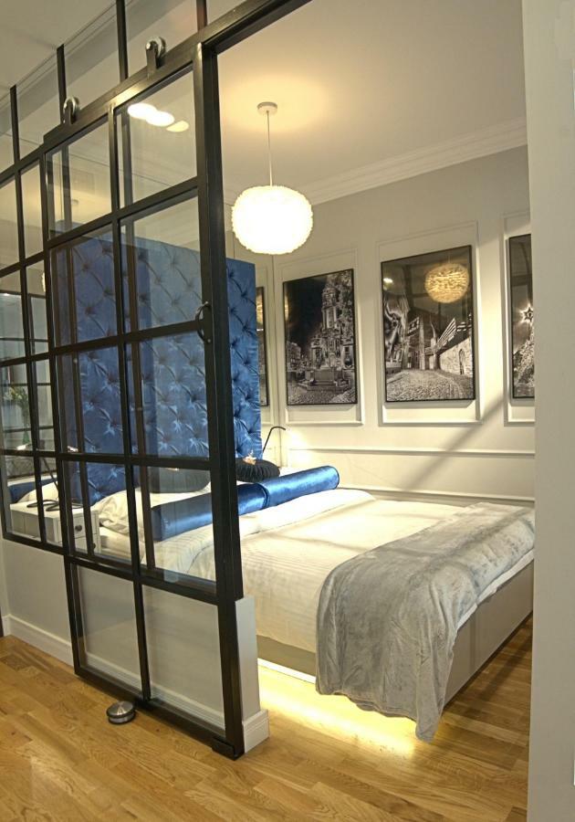 Apartment Blue Velvet Premium